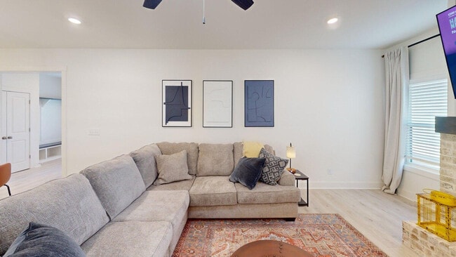 Building Photo - 51 Puckett Rd SE Unit ID1462596P