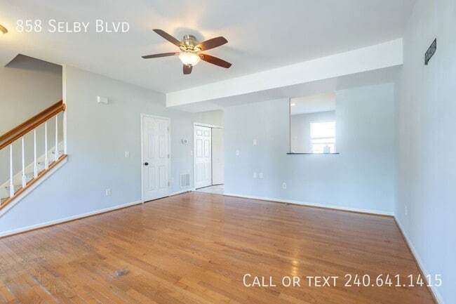 Photo - 858 Selby Blvd