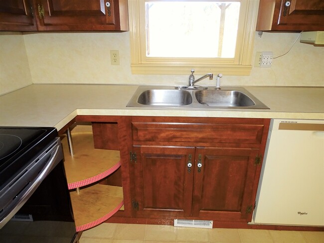 Photo - 859 Cindy Ln