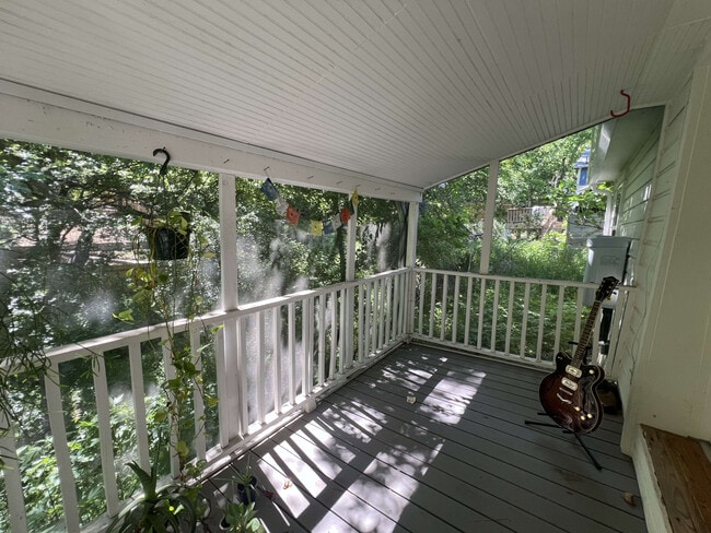 Photo - 1148 Lott Ave