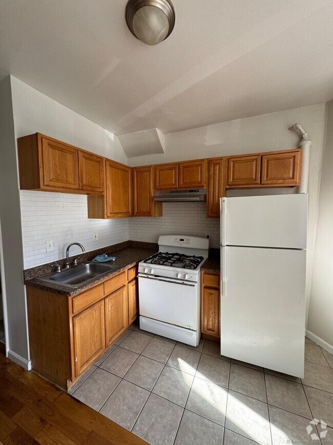 Building Photo - 1873 Stratford Ave Unit 14 Rental