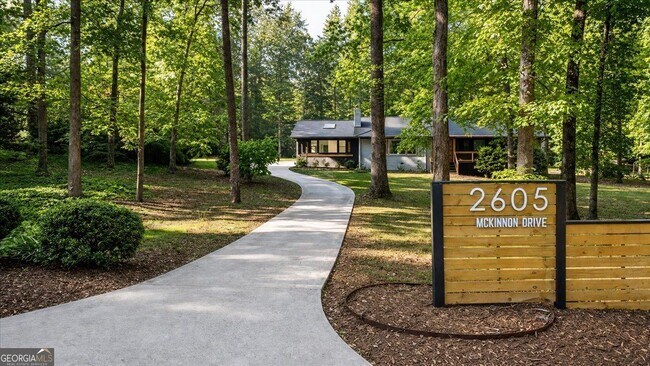 Building Photo - 2605 McKinnon Dr