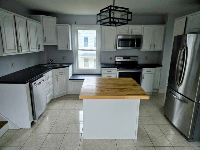 Photo - 76 Plain St Unit 2