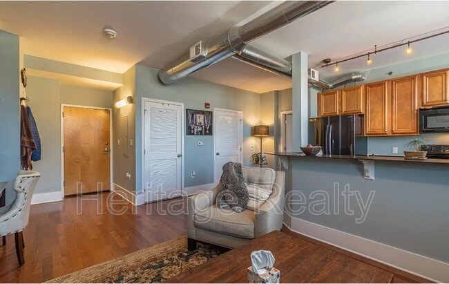 Photo - 140 E Glenwood Ave