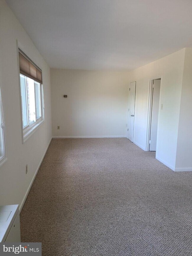 Photo - 1830 Columbia Pike Unit 209