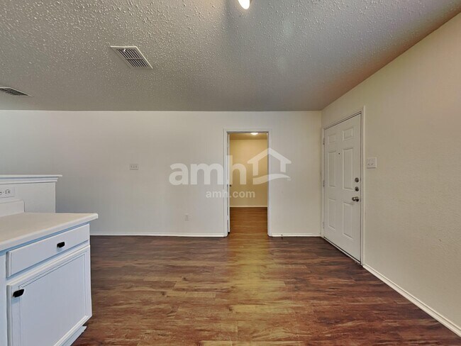 Photo - 2509 Margaret Ln House