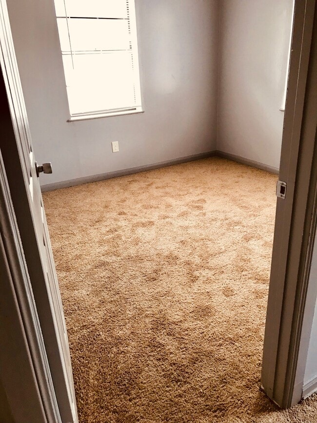 Photo - 8717 Spaulding St Unidad 3