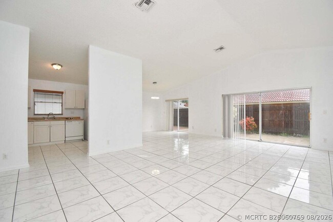 1456 Waterway Cove Dr
