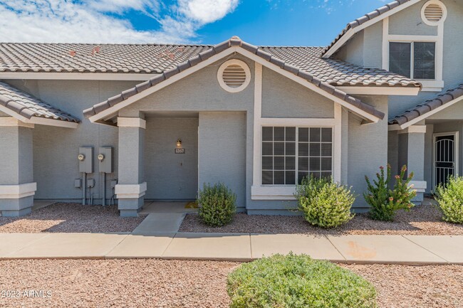 Photo - 860 N McQueen Rd Townhome
