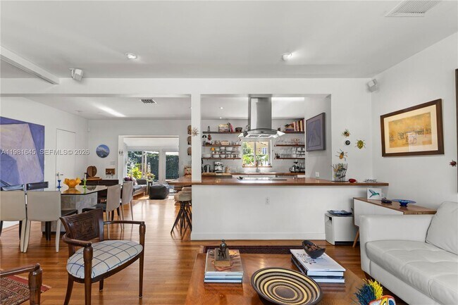 Photo - 70 NE 97th St