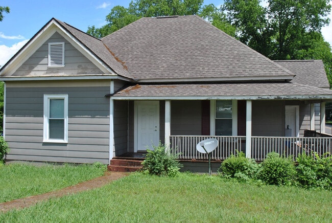 Photo - 701 Francis St W