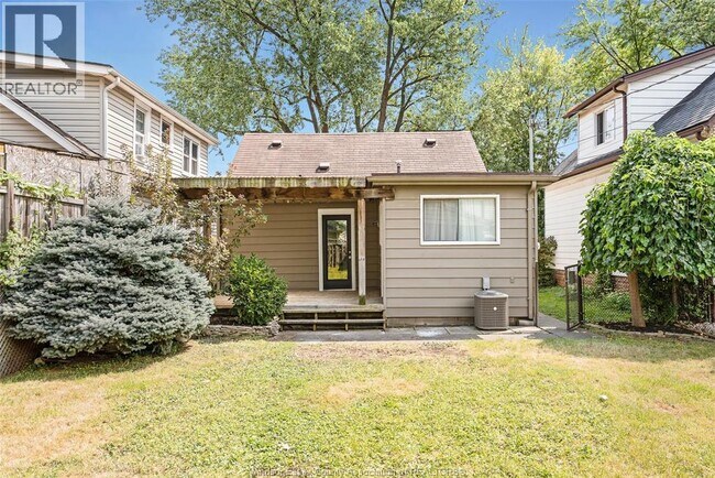 Photo - 720 Bensette St