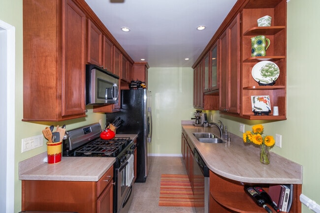 Building Photo - 1419 15th St Unit 3 Rental