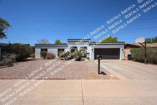 Photo - 2902 W Straford Dr