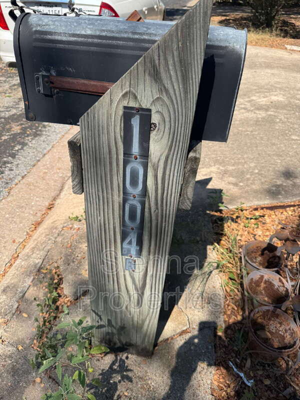 Photo - 1004 Milford Way Unit #B