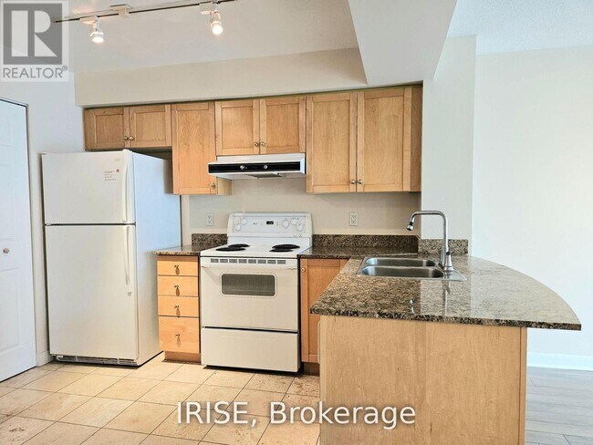 Photo - 323 Richmond St E Unit 611