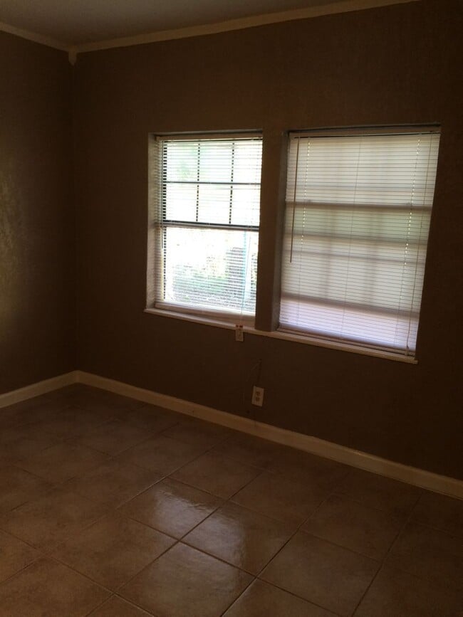 Photo - 203 Gorman Unidad C