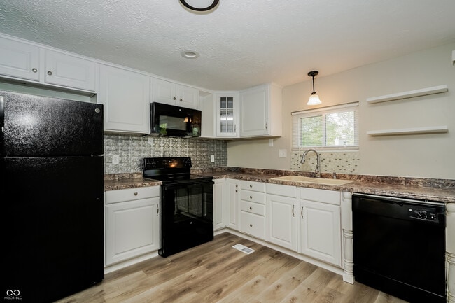 Photo - 7516 Inverness Dr