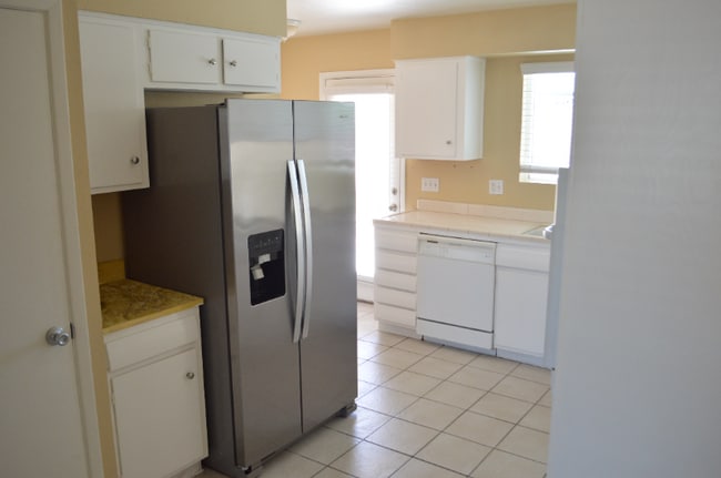 Photo - 1653 N Circle Dr