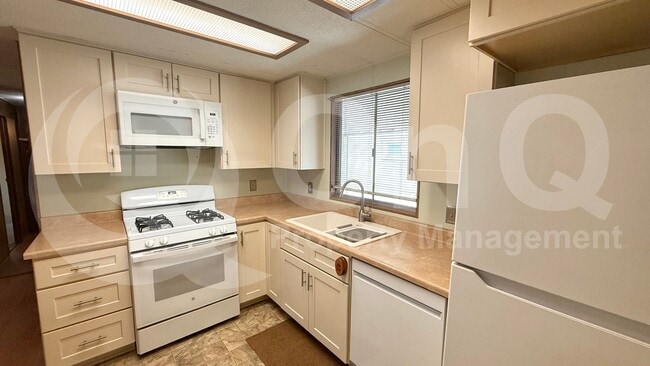 Photo - 2701 E Allred Ave