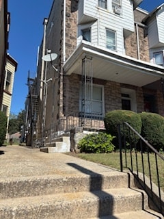 Building Photo - 109 Douglass St Unit #1