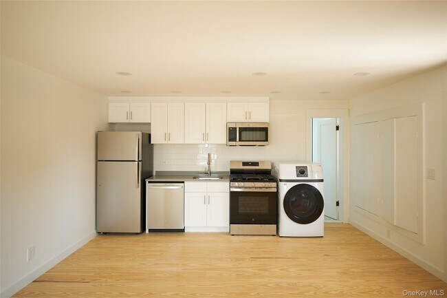 Photo - 5728-5209 Highway Unit 6F