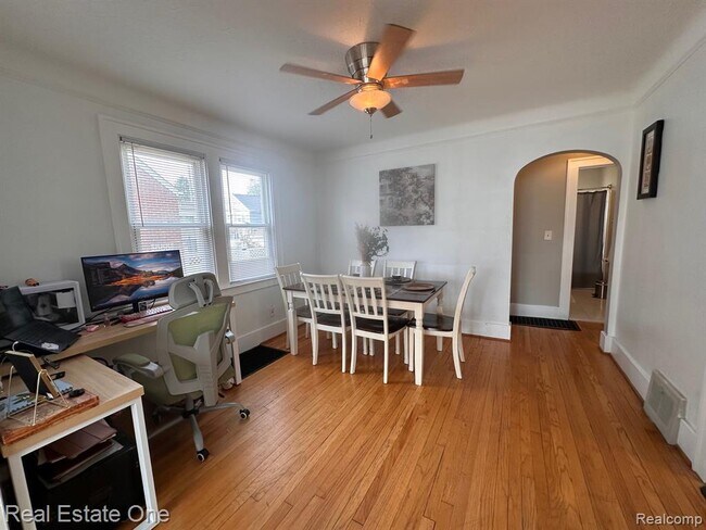 Photo - 122 W Houstonia Ave Unit A