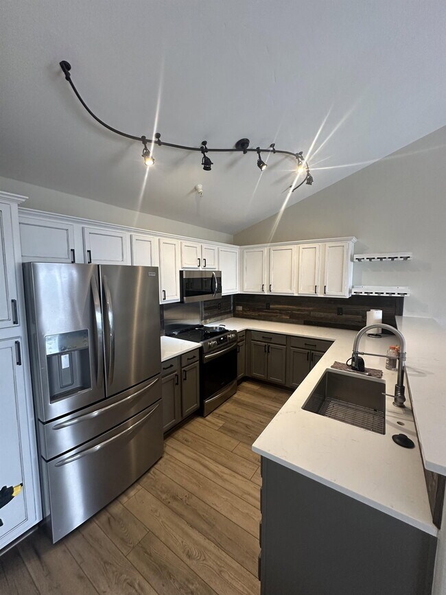 Photo - 3305 Columbine Dr Unit 1508