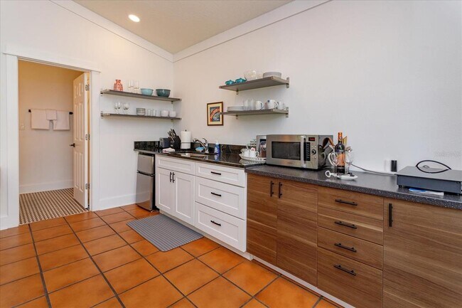 Photo - 1802 Chamberlin St