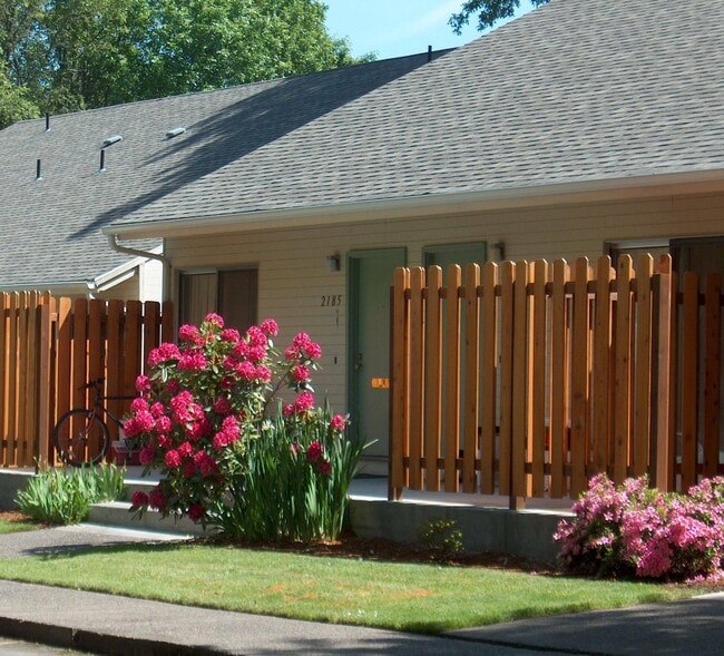 Welcome Home to Oak Creek Townhomes!
