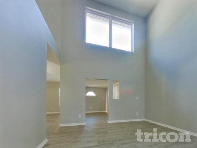 Photo - 1394 Black Willow Trail