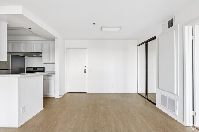2 habitaciones, 2 baños - 1000 pies cuadrados - Comedor