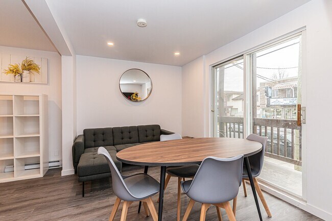 Photo - 6548 Av. Azilda