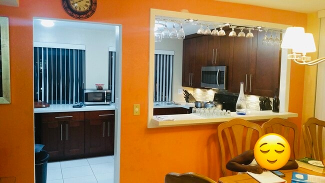 Photo - 410 NW 214th St