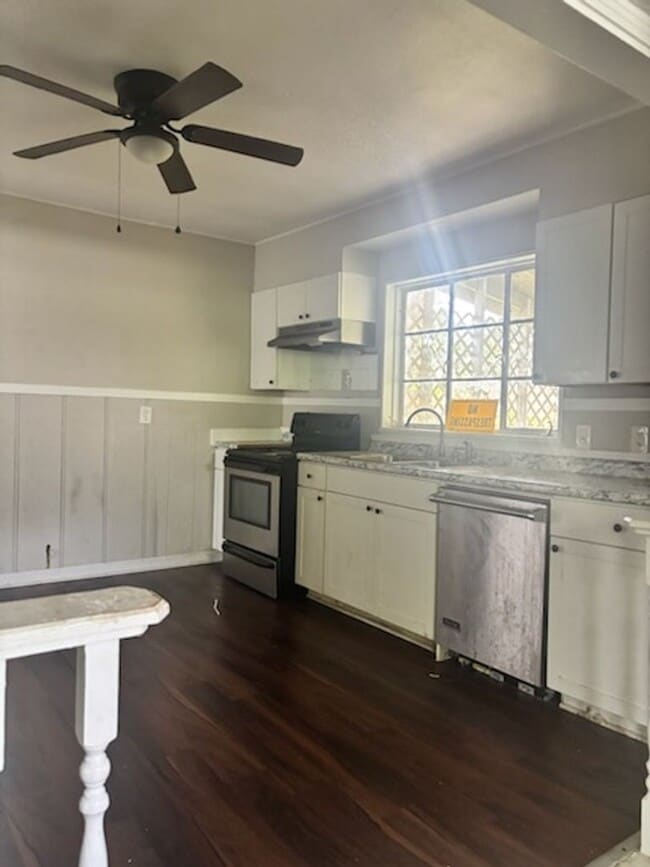 Photo - 5211 Robinson Rd