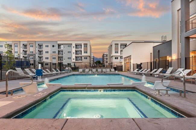 Photo - Cielo Alameda