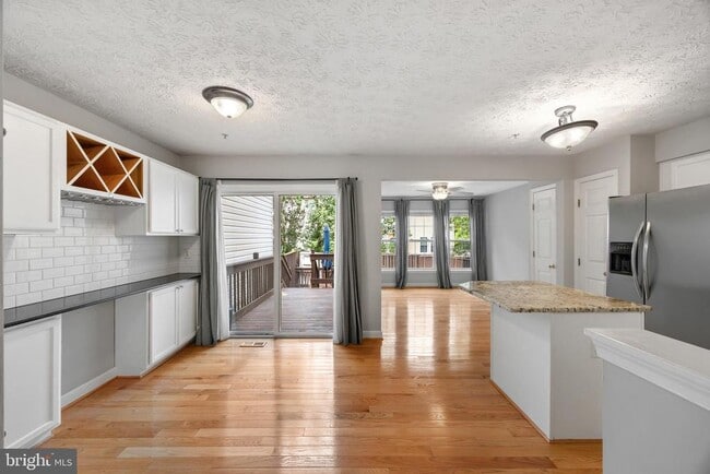 Photo - 2716 Mapleview Ct