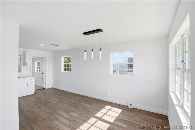 270 SW 10th Ave