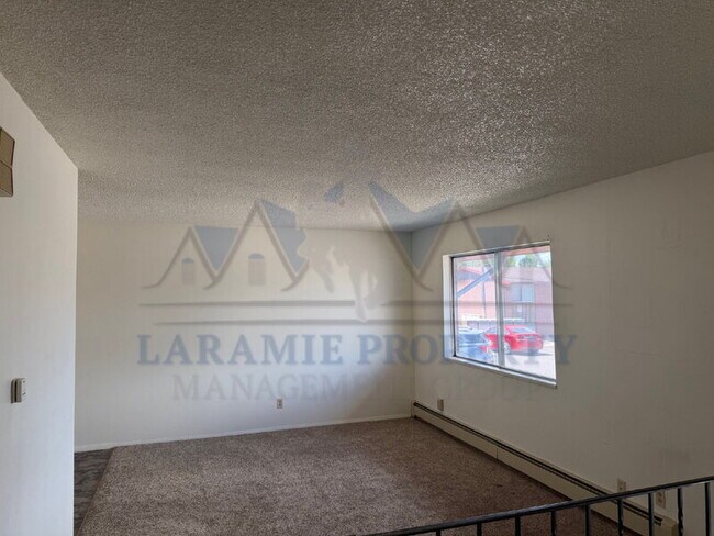 Photo - 710 Downey St Unidad 18