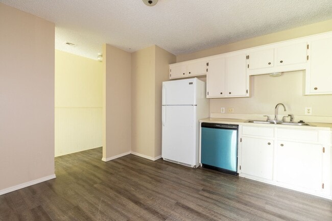 Photo - 1421 W Lillian St Unit 3