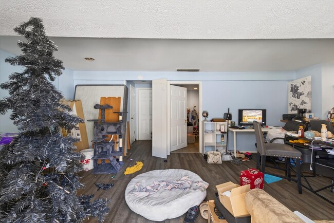 775-777 N Smith Rd Unit 4