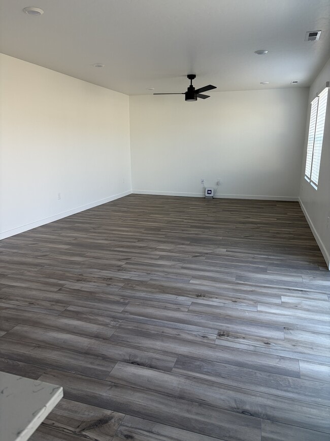 Photo - 273 Lightning Ave