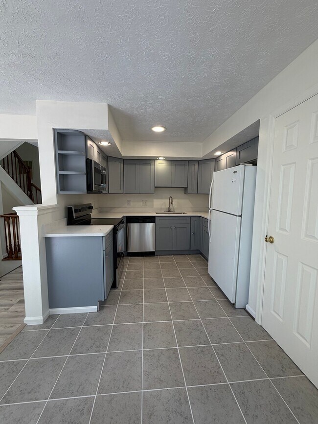 Photo - 2110 Commodore Ct