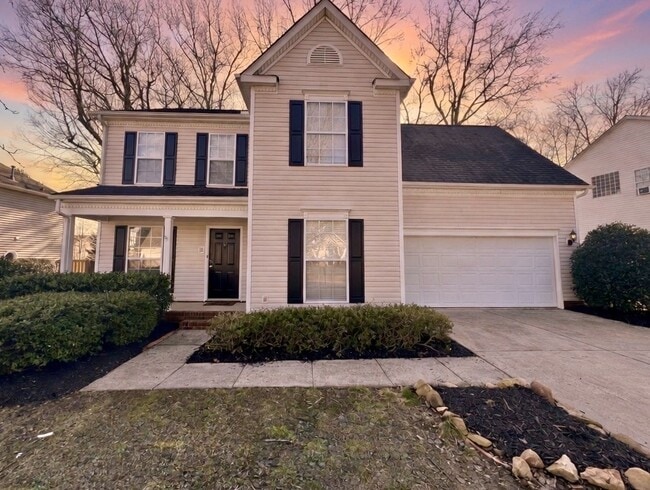 Building Photo - UPDATED, 4 Bedrooms!