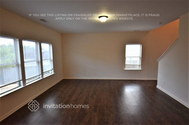 Photo - 420 Village Broad St