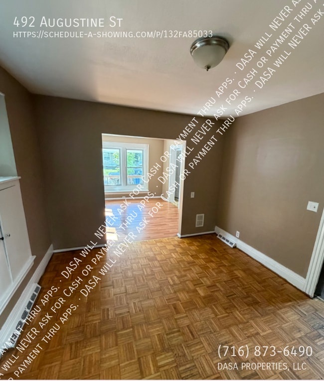 Photo - 492 Augustine St