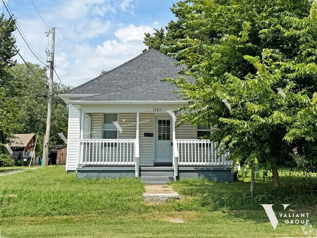 Building Photo - Cozy 3-Bedroom, 1-Bathroom Home Near OTC