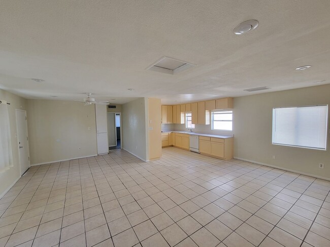 Photo - 1098 Rose Ave