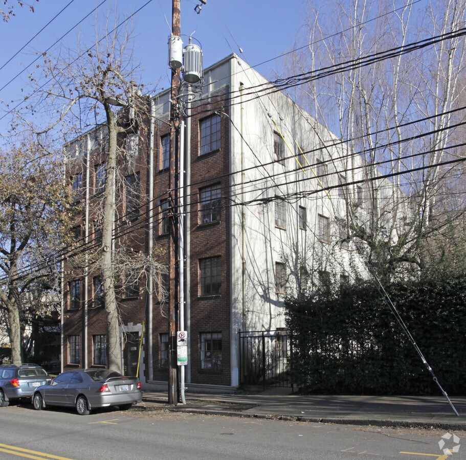 Portland Rose Apartments - Portland Rose Apartments