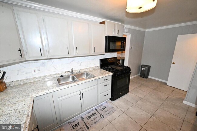 Photo - 2610 Lakehurst Ave